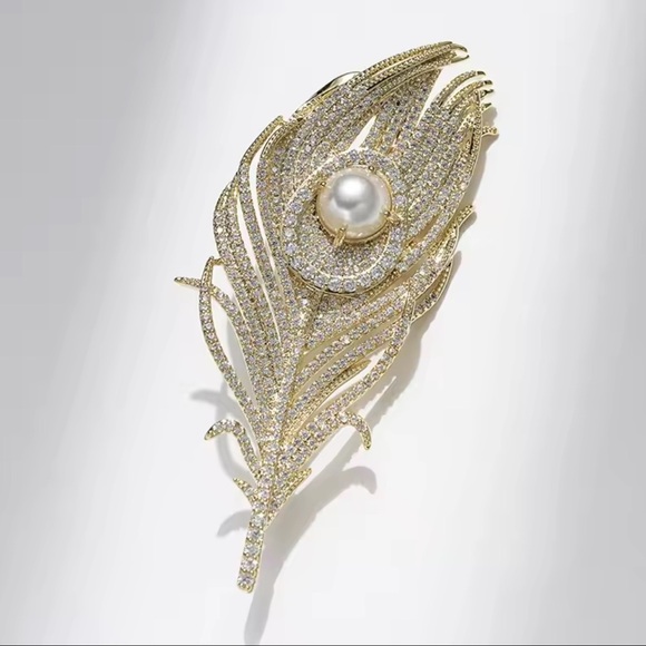 Anthropologie Jewelry - Pearl Feather Gold Elegant Brooch